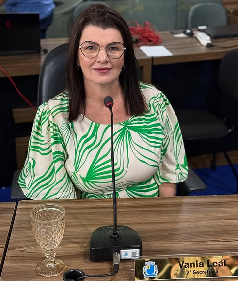 VANIA MARIA OURIQUES LEAL
